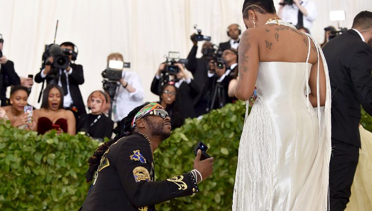 2chainz-demande-mariage-gala-met-kesha-ward-2018